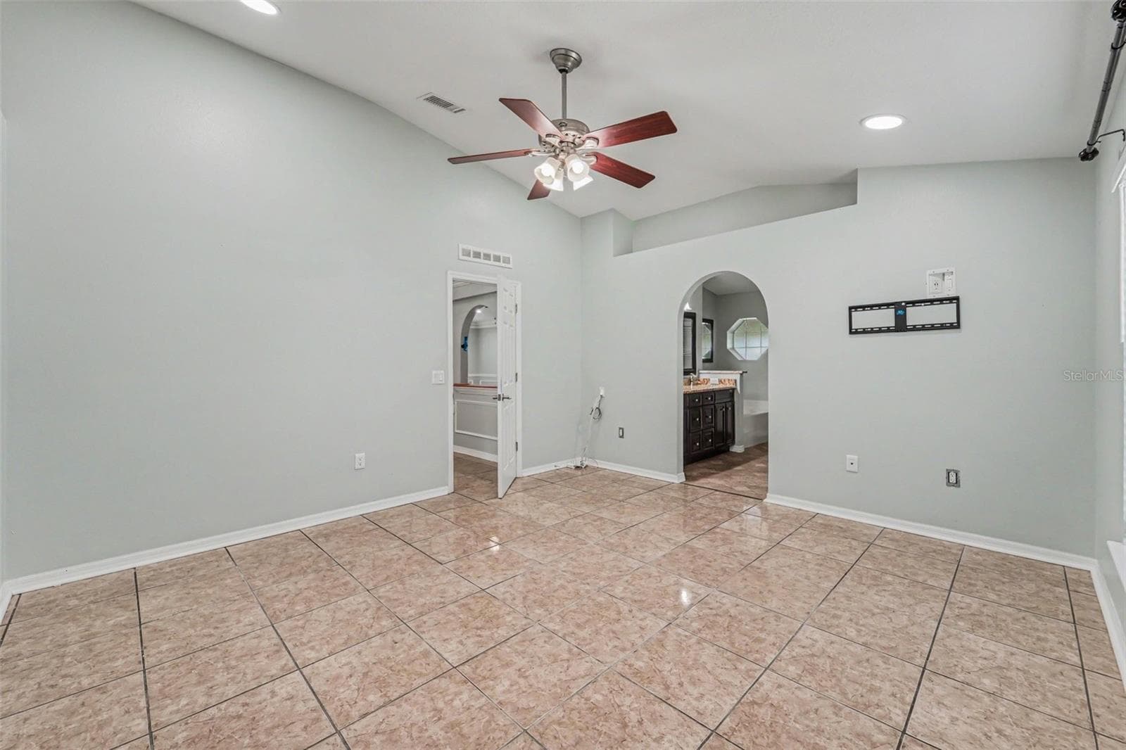 Single Family Residence at 817 LAKE DOE BLVD, APOPKA, photo 16 of 30
