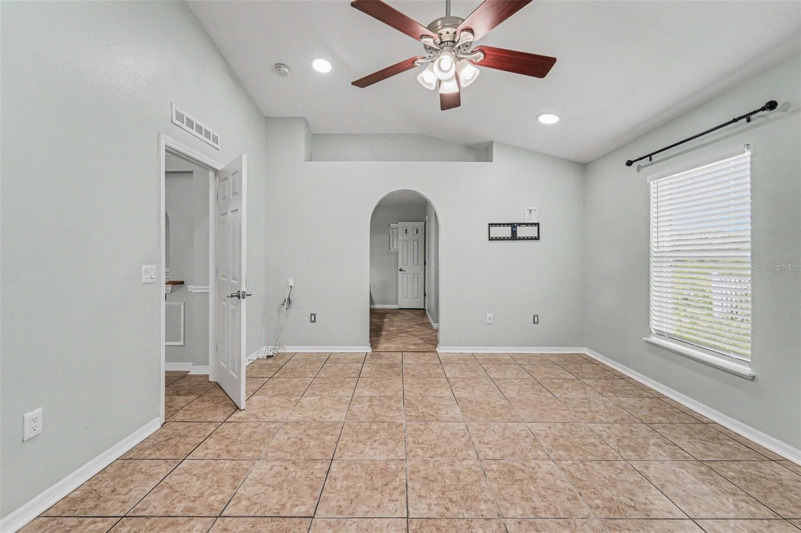 Single Family Residence at 817 LAKE DOE BLVD, APOPKA, photo 19 of 30
