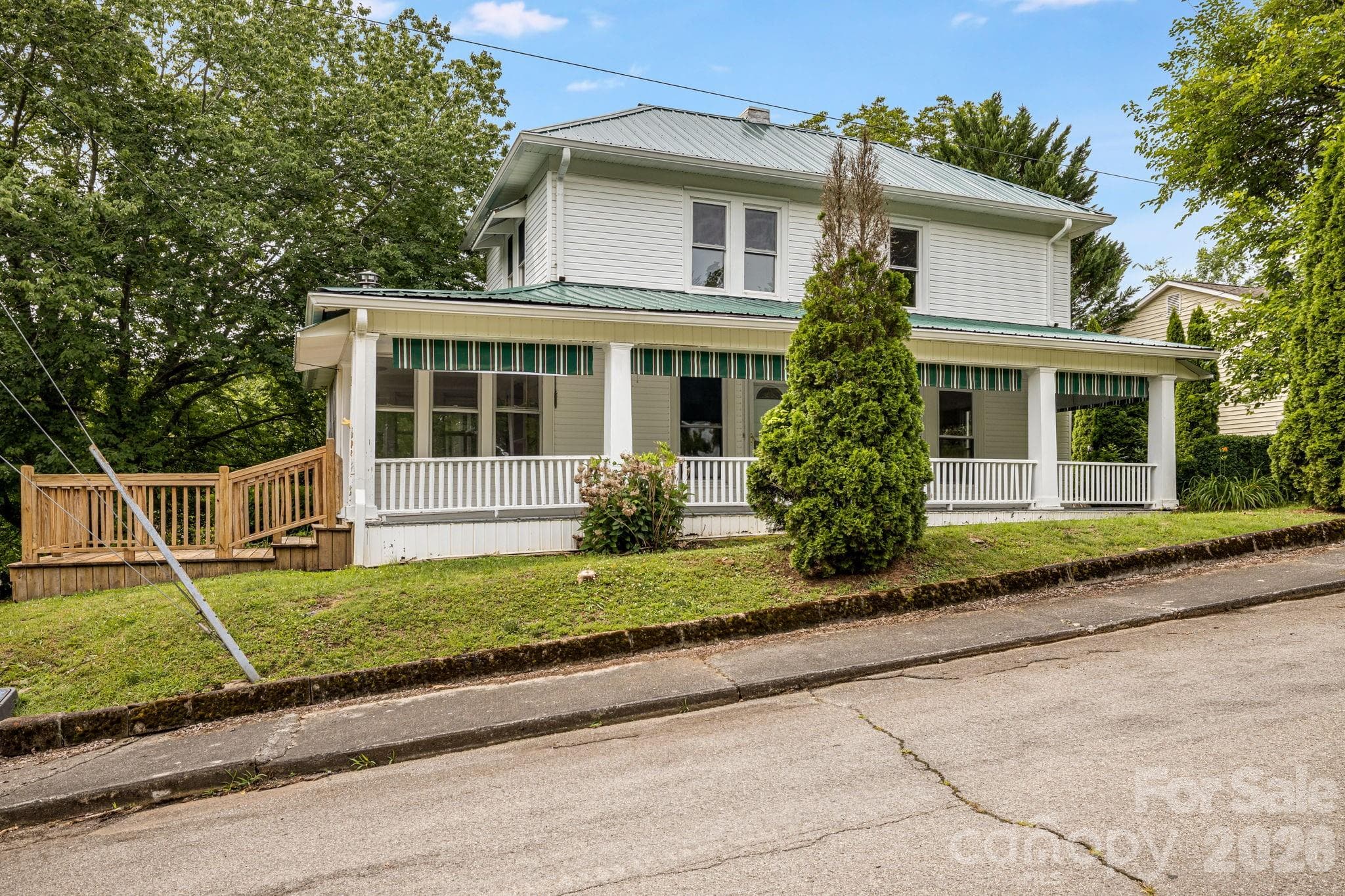 Single Family Residence at 82 Hill Street, Hot Springs, photo 2 of 42