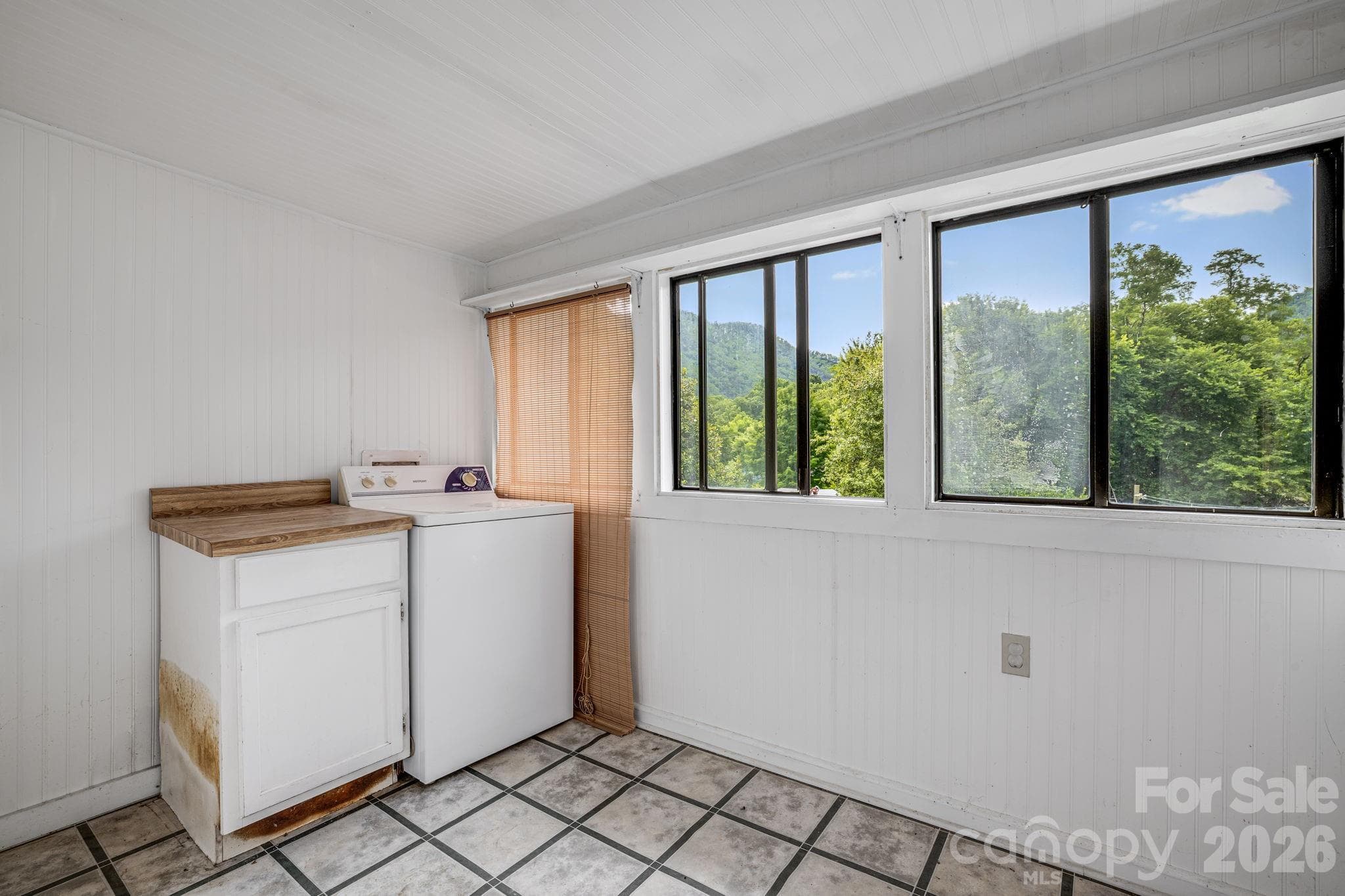 Single Family Residence at 82 Hill Street, Hot Springs, photo 23 of 42