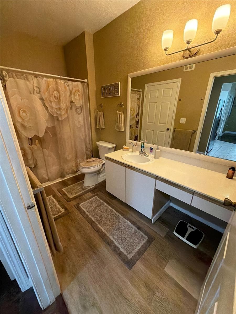Condominium at 2600 ROBERT TRENT JONES DR #914, ORLANDO, photo 11 of 22