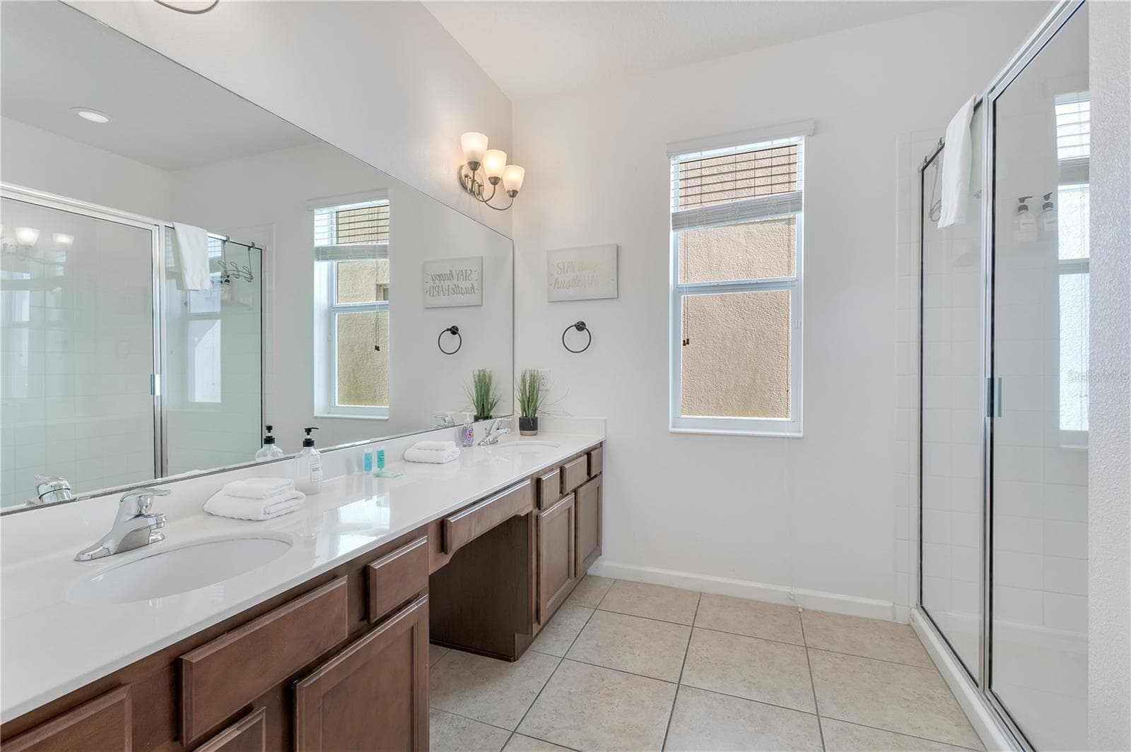 First floor primary ensuite. - 210 BALLO DR, KISSIMMEE