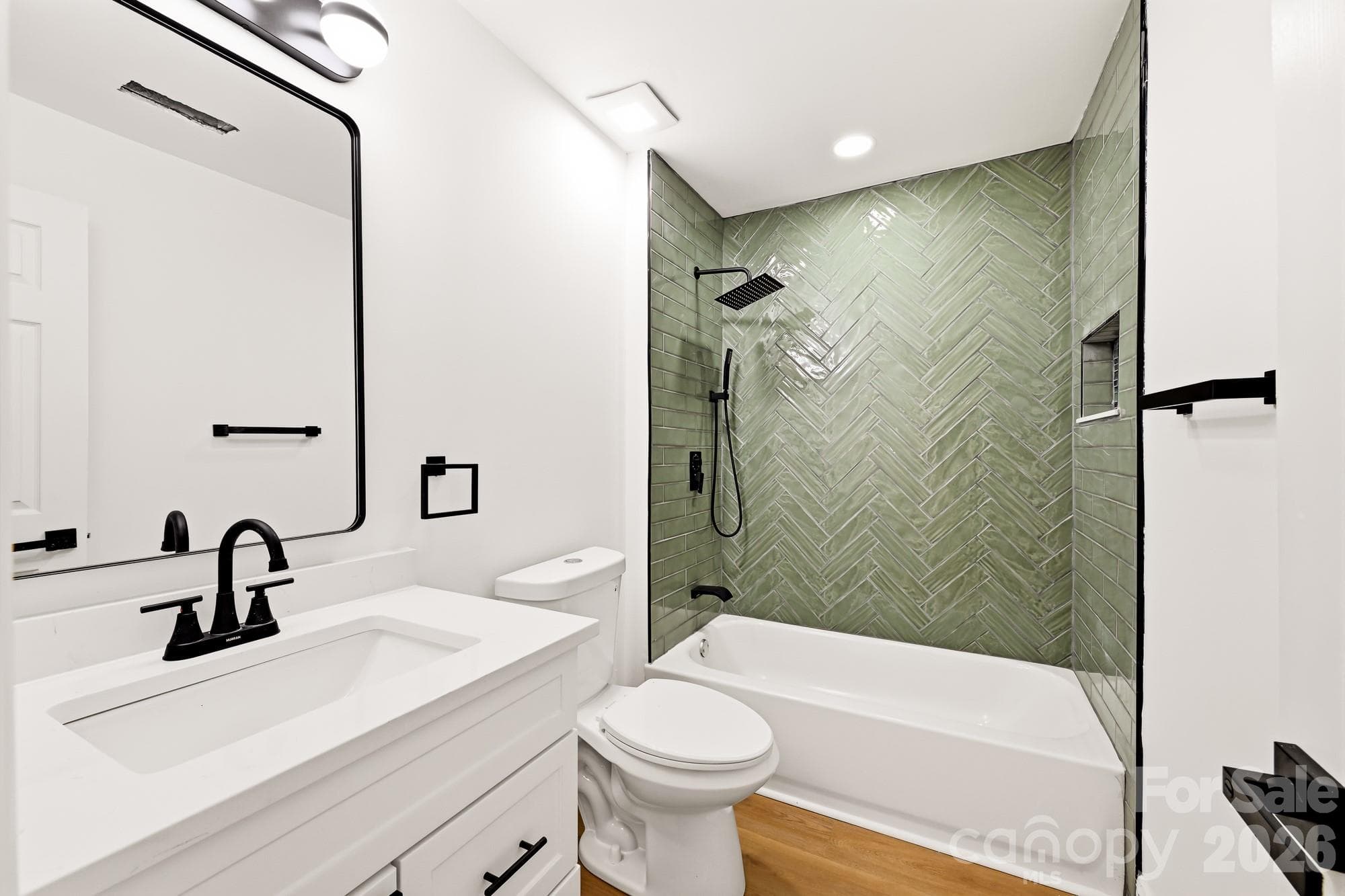 Single Family Residence at 1936 Lakedell Drive, Charlotte, photo 5 of 28
