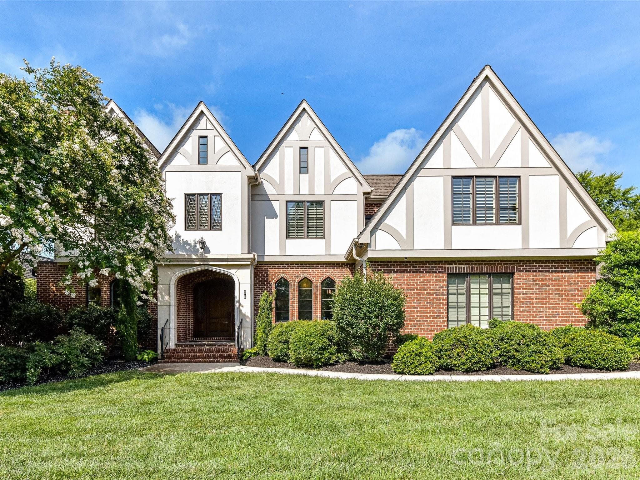 Beautiful 6400+ sq ft home - 808 Huntington Park Drive, Charlotte