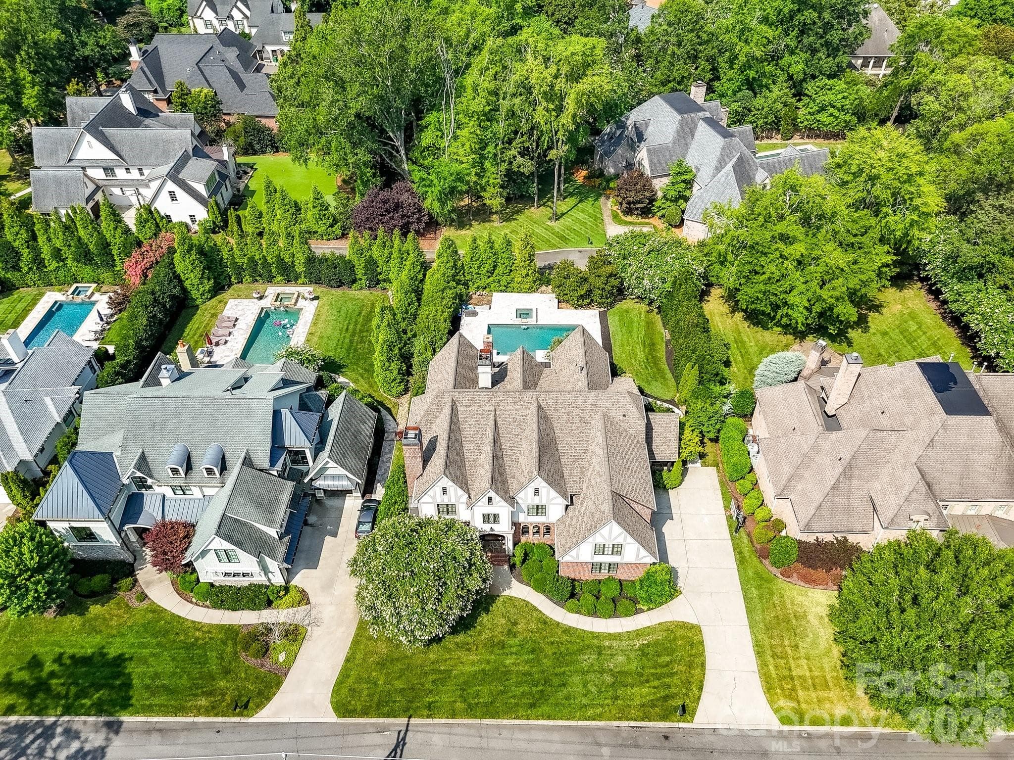 Stunning neighborhood - 808 Huntington Park Drive, Charlotte