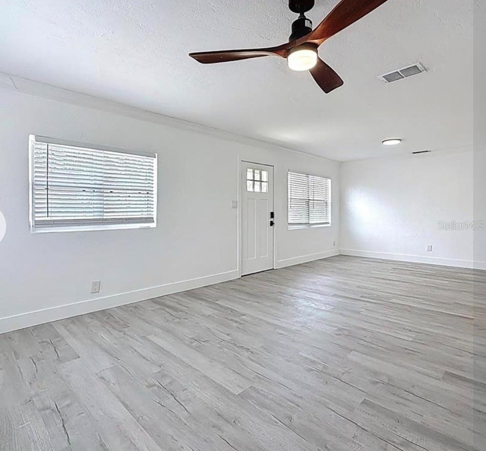 Single Family Residence at 200 LEWIS BLVD SE, ST PETERSBURG, photo 7 of 13