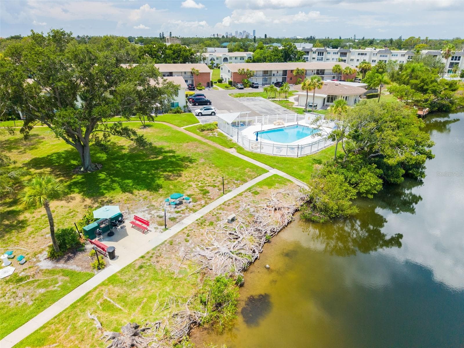 Condominium at 4550 OVERLOOK DR NE #155, ST PETERSBURG, photo 27 of 46