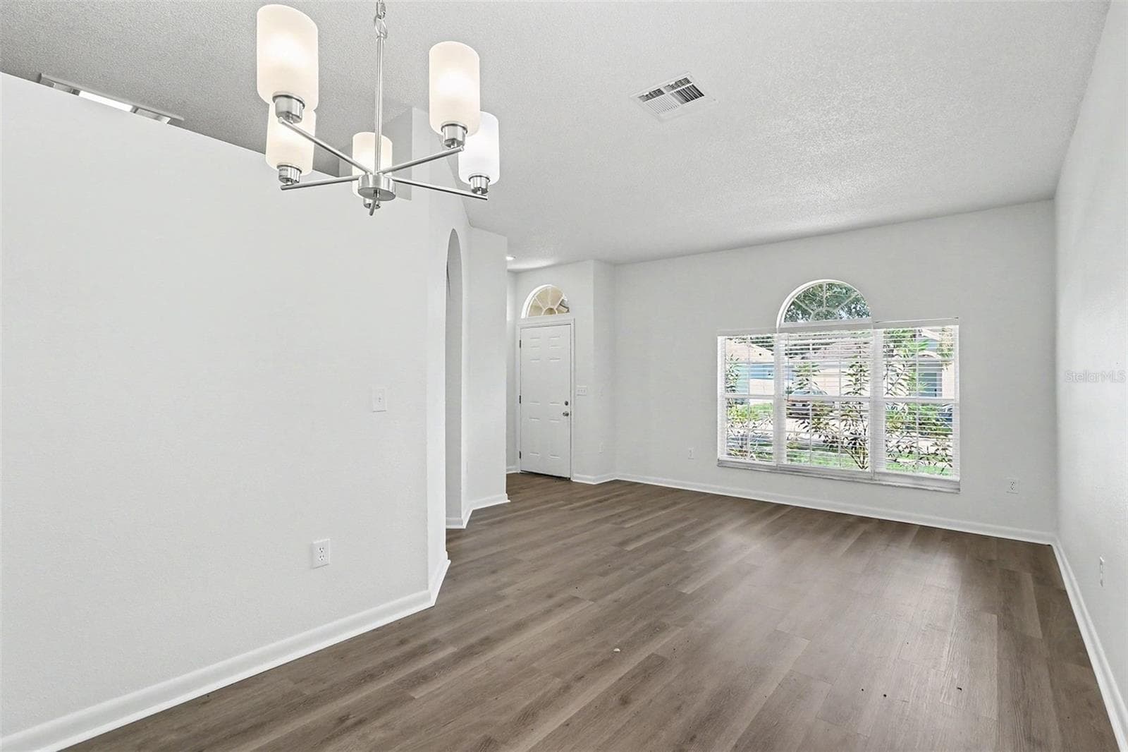 Single Family Residence at 3709 CINNAMON FERN LOOP, CLERMONT, photo 3 of 21