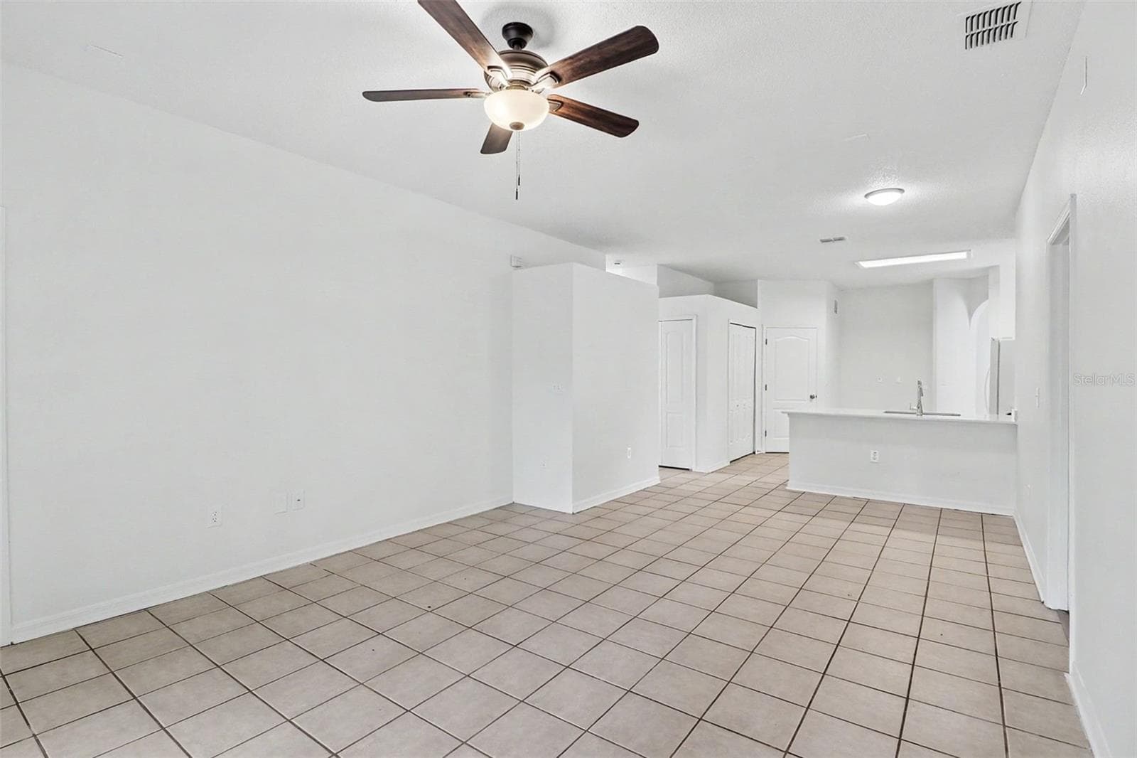 Single Family Residence at 3709 CINNAMON FERN LOOP, CLERMONT, photo 4 of 21