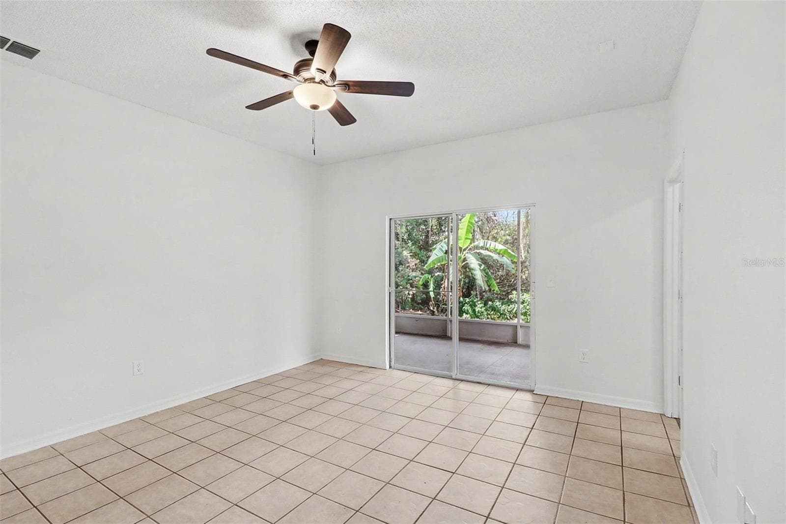 Single Family Residence at 3709 CINNAMON FERN LOOP, CLERMONT, photo 8 of 21