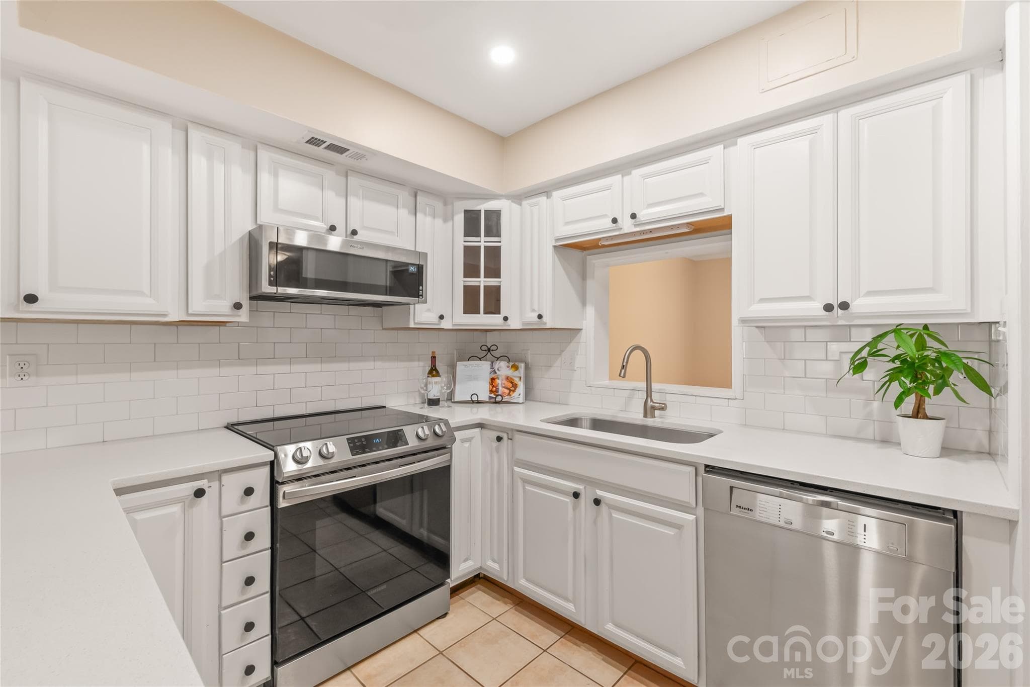 SS Appliances - 8410 Cricket Lake Drive, Charlotte
