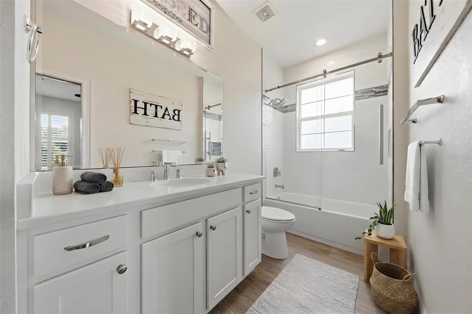 Bathroom 2 - 4526 CLAIRE ROSE CT, MOUNT DORA