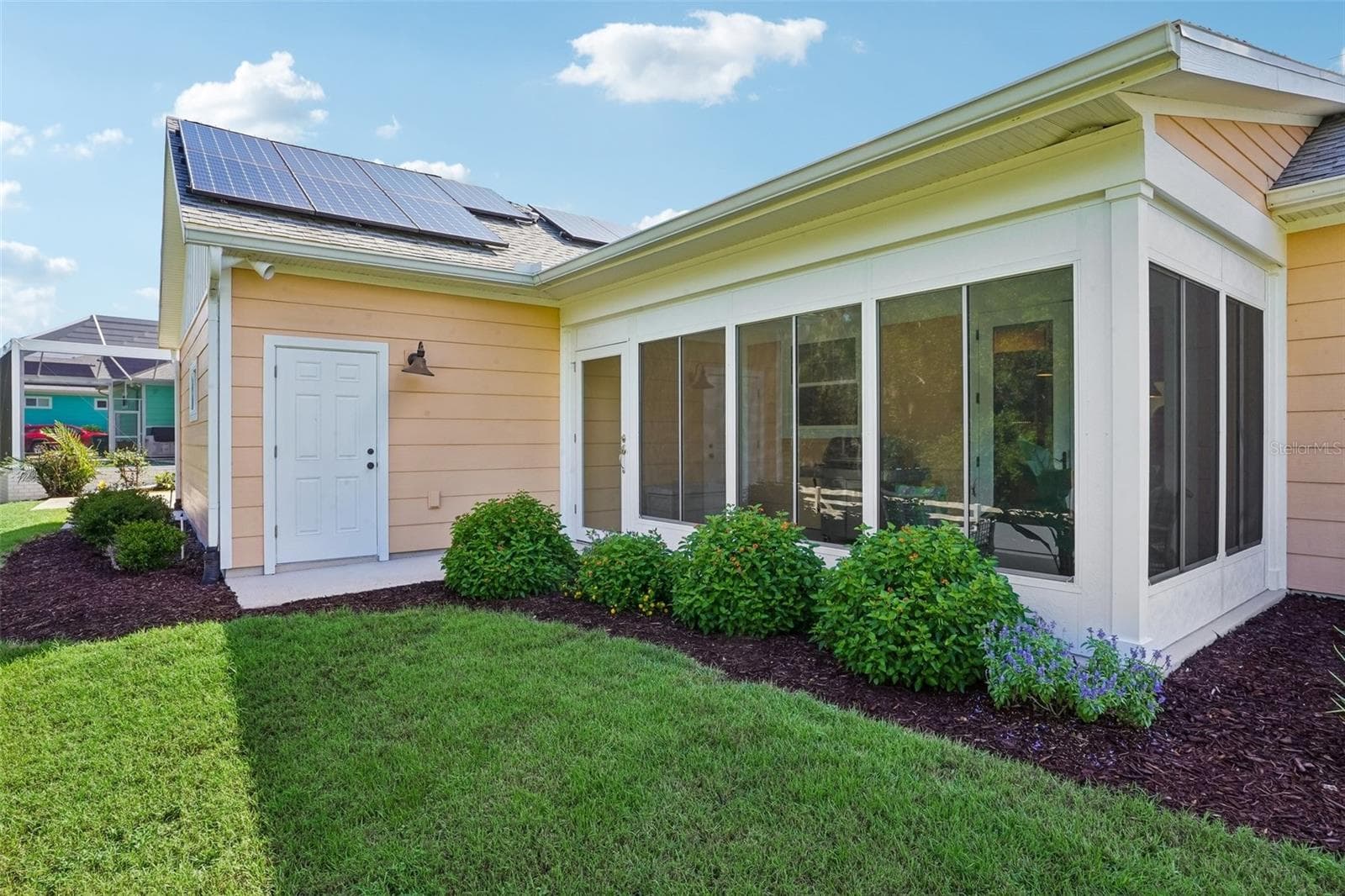 Enclosed Lanai - 1212 FIESTA KEY CIR, LADY LAKE