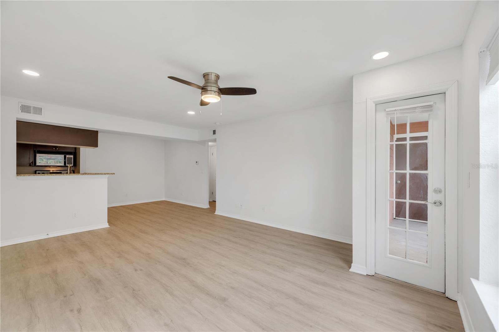 Condominium at 10200 GANDY BLVD N #1205, ST PETERSBURG, photo 5 of 25