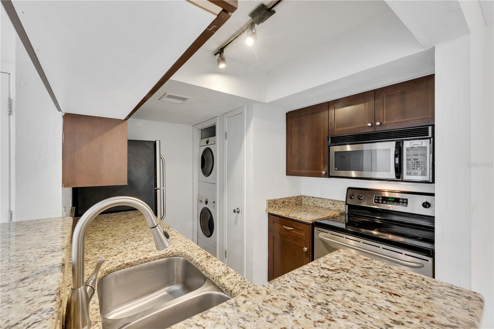 Condominium at 10200 GANDY BLVD N #1205, ST PETERSBURG, photo 9 of 25