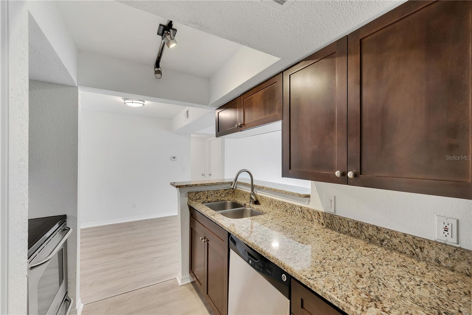 Condominium at 10200 GANDY BLVD N #1205, ST PETERSBURG, photo 10 of 25