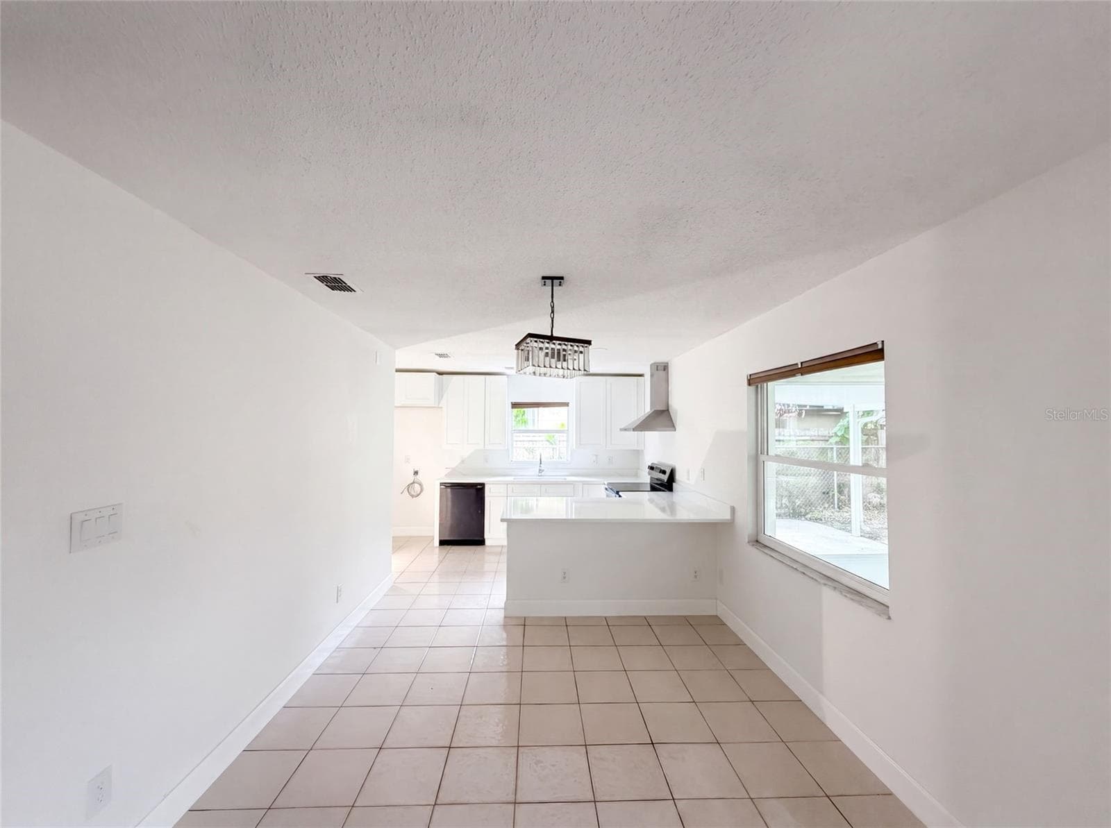 Single Family Residence at 2401 MYAKKA DR, ORLANDO, photo 6 of 29