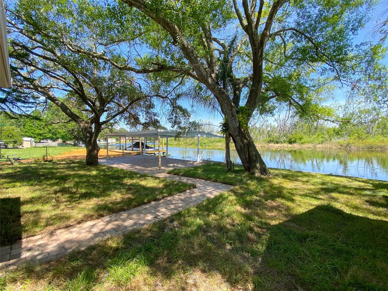 Single Family Residence at 28046 LOIS DR, TAVARES, photo 2 of 14