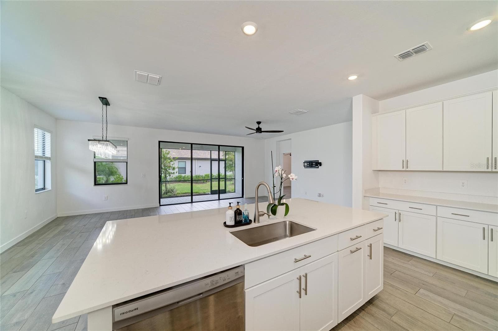 Single Family Residence at 15045 SERENE SHORES LOOP, BRADENTON, photo 13 of 73