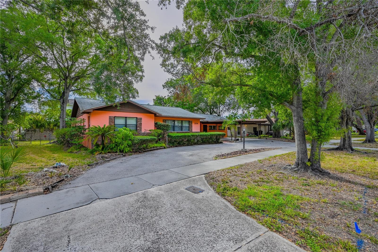 Single Family Residence at 504 W DAVIS BLVD, TAMPA, photo 7 of 19