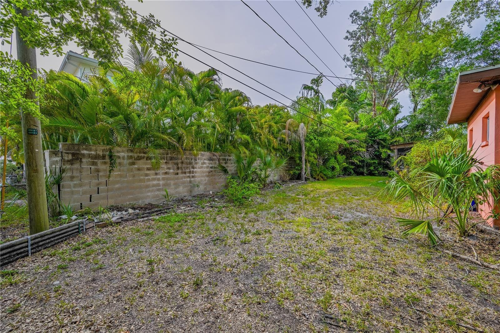 Single Family Residence at 504 W DAVIS BLVD, TAMPA, photo 11 of 19