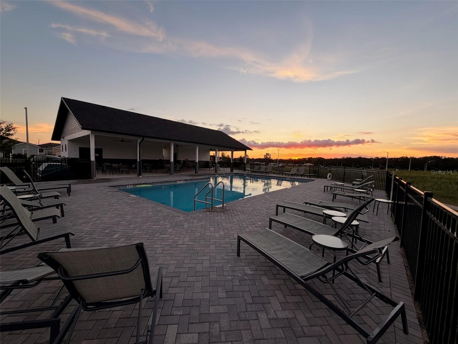 Resort Style Lounge Chairs - 13941 NW CONVERGENCE BLVD, ALACHUA