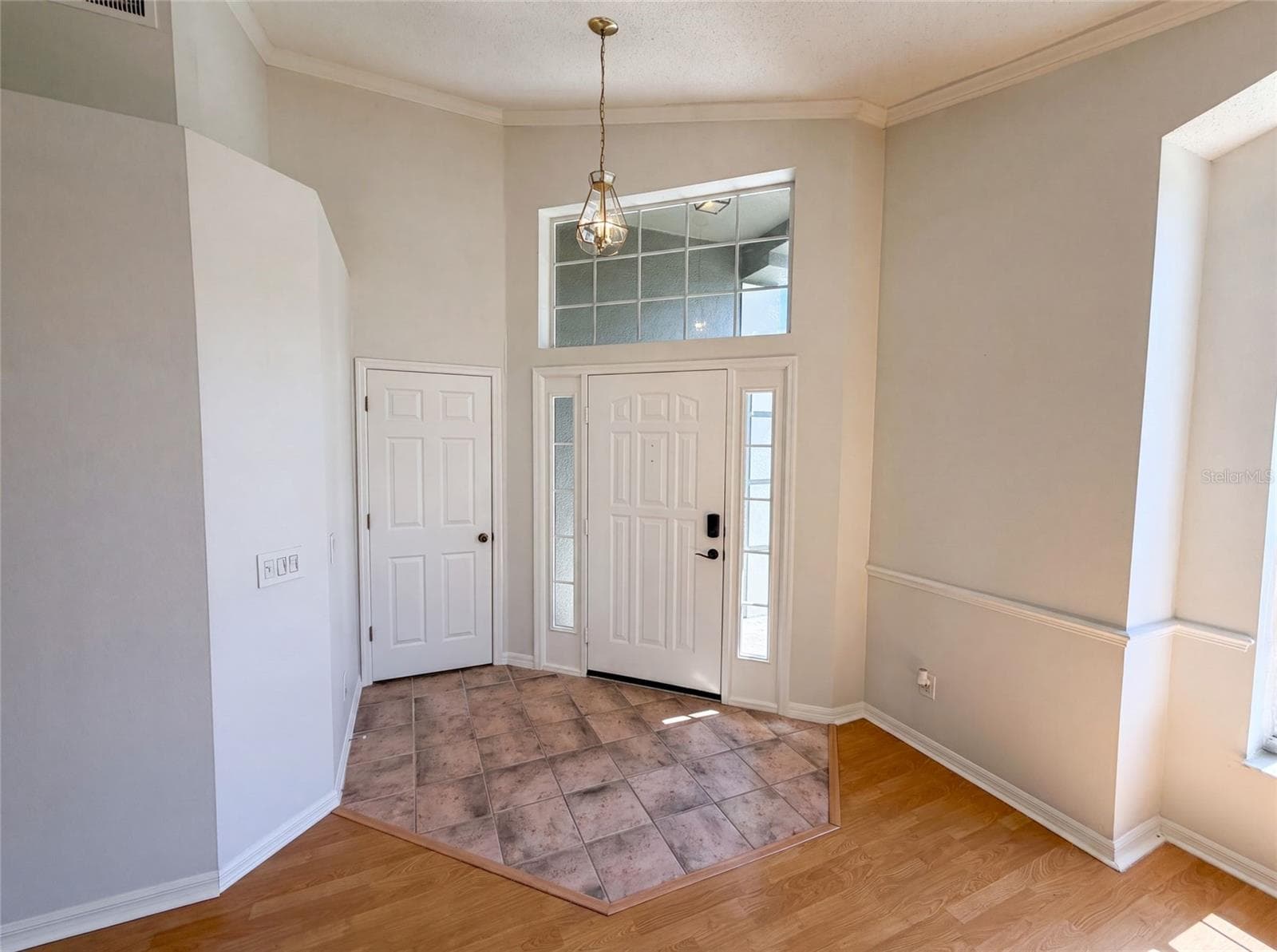 Single Family Residence at 701 MAGNOLIA CREEK CIR, ORLANDO, photo 3 of 33