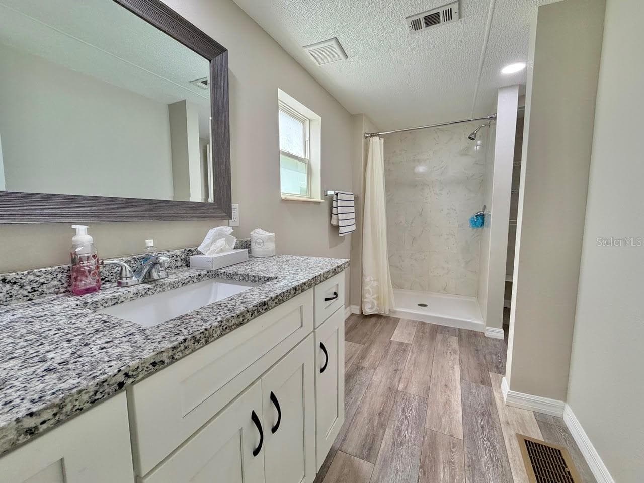 Master bath - 5171 MAHOGANY BLVD, BUNNELL