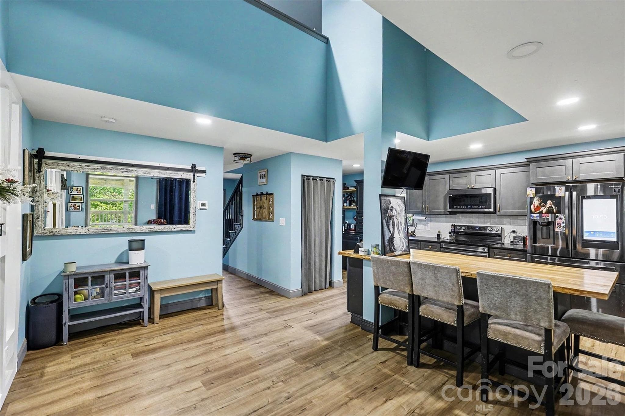 Single Family Residence at 16033 Samoa Court, Fort Mill, photo 2 of 41