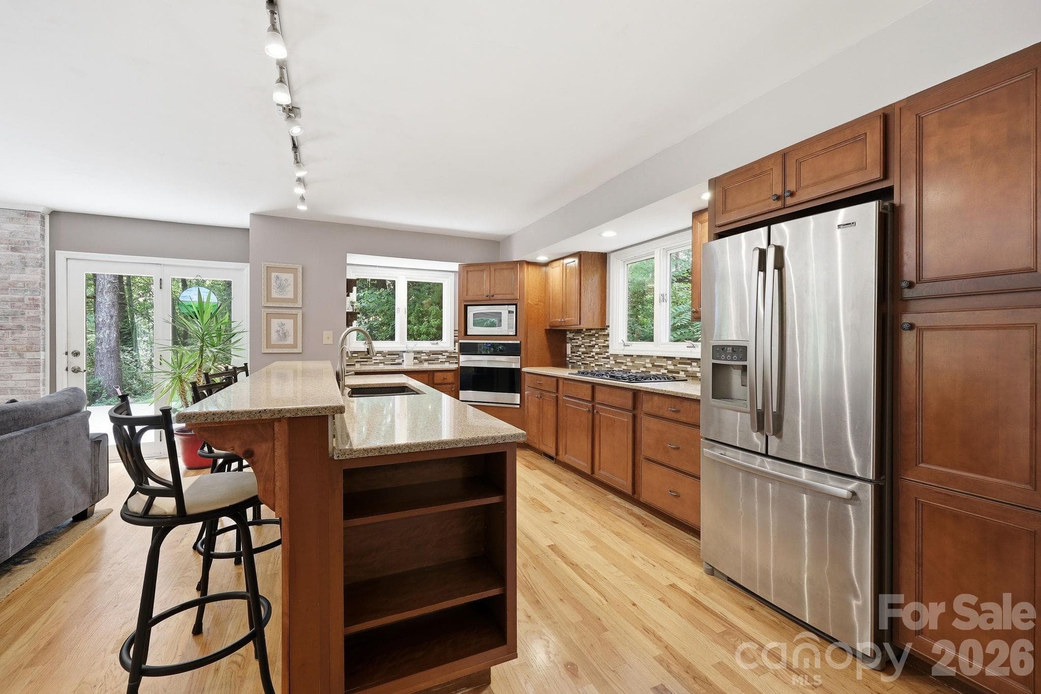 Single Family Residence at 202 Riva Ridge Drive, Fairview, photo 2 of 48