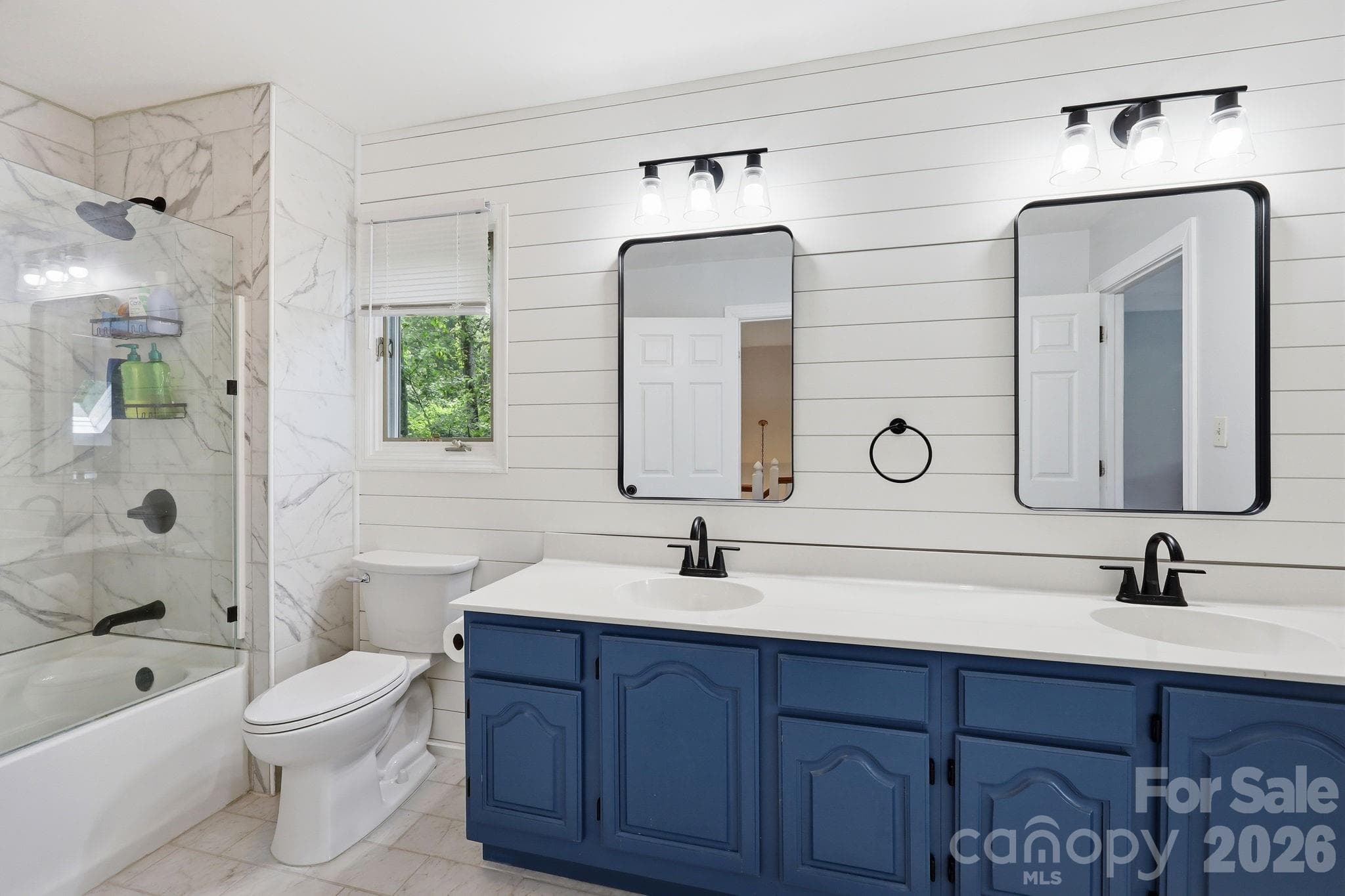 Single Family Residence at 202 Riva Ridge Drive, Fairview, photo 5 of 48