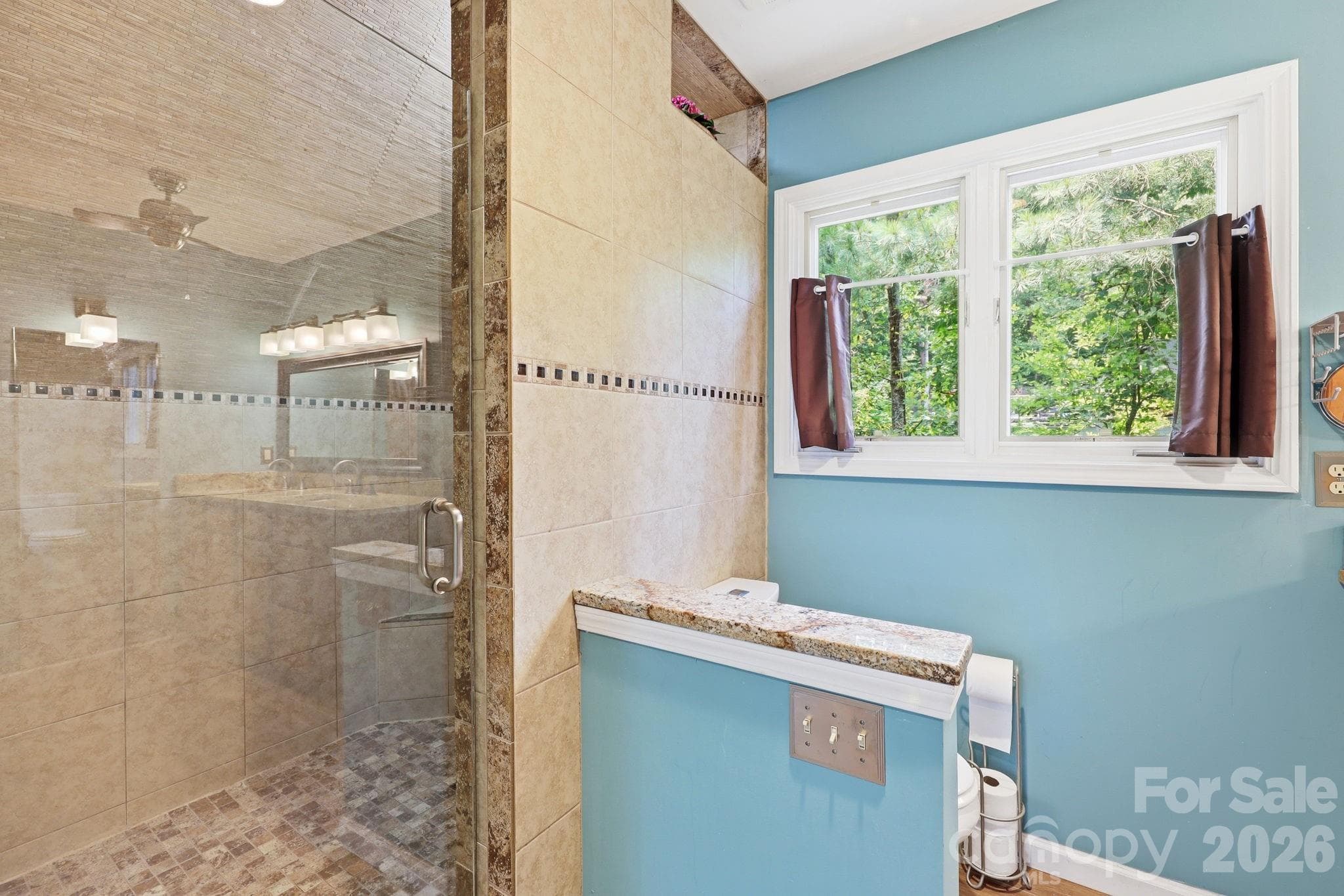 Single Family Residence at 202 Riva Ridge Drive, Fairview, photo 19 of 48