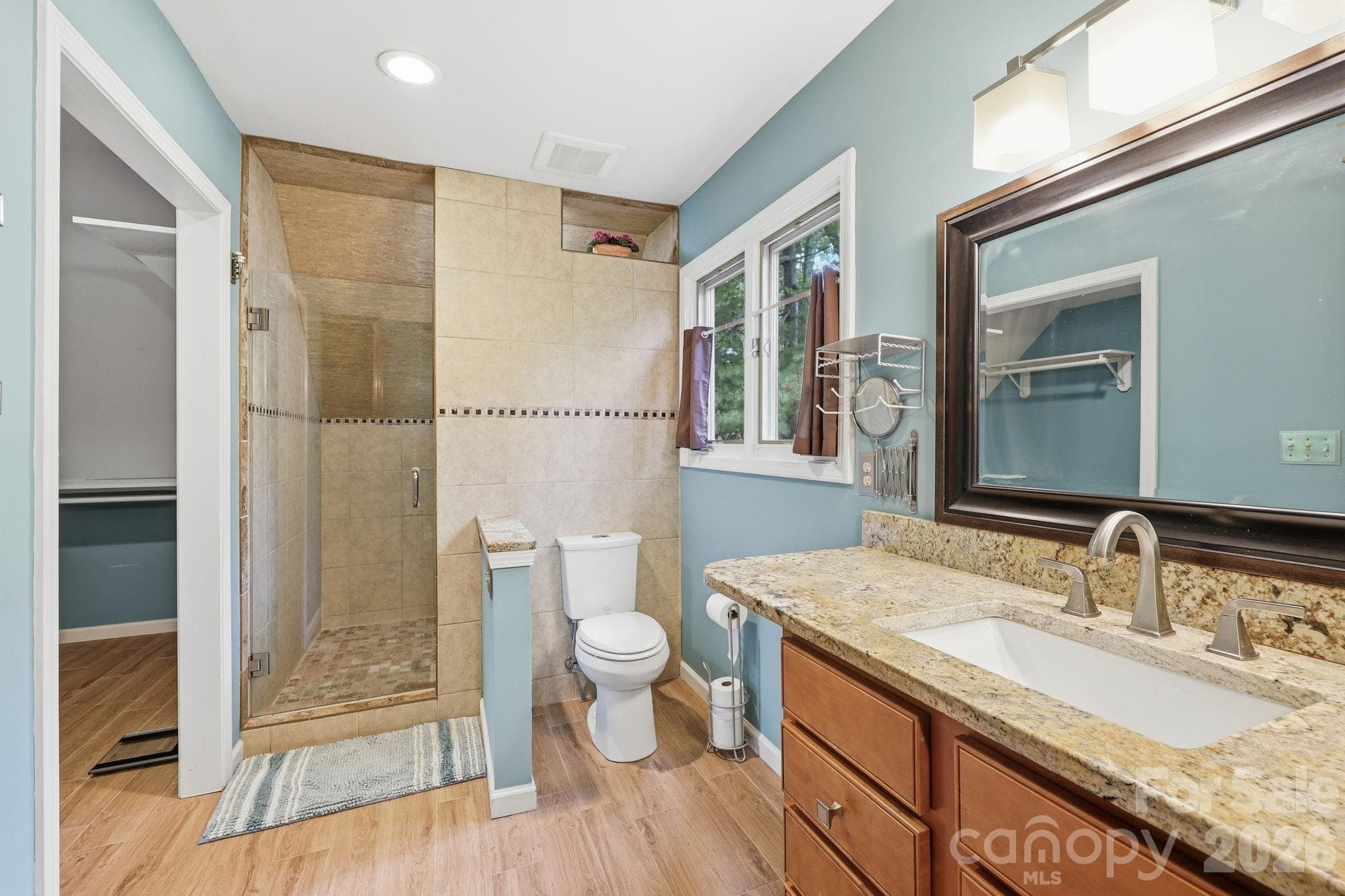 Single Family Residence at 202 Riva Ridge Drive, Fairview, photo 20 of 48