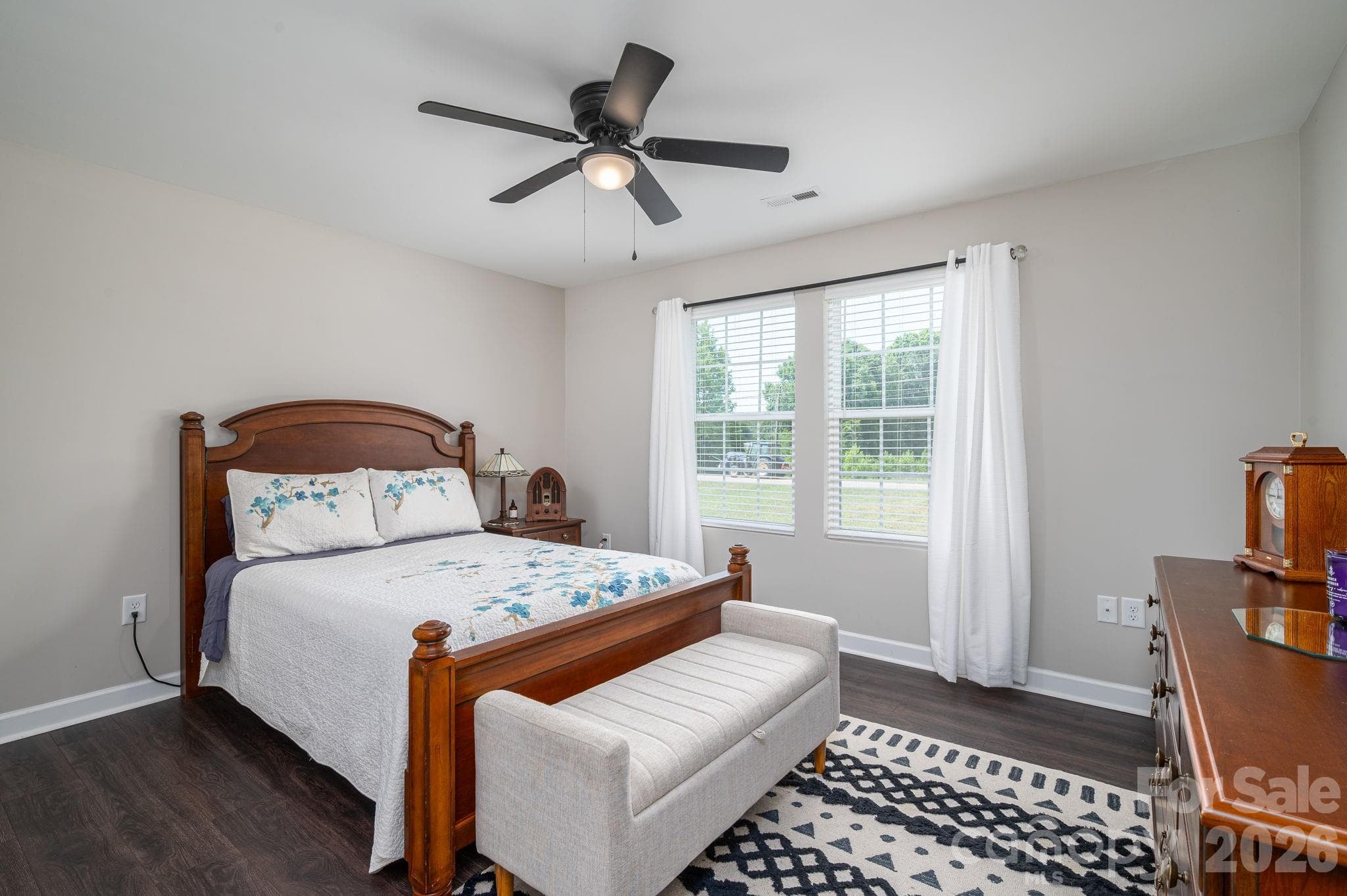 Secondary Bedroom - Newton