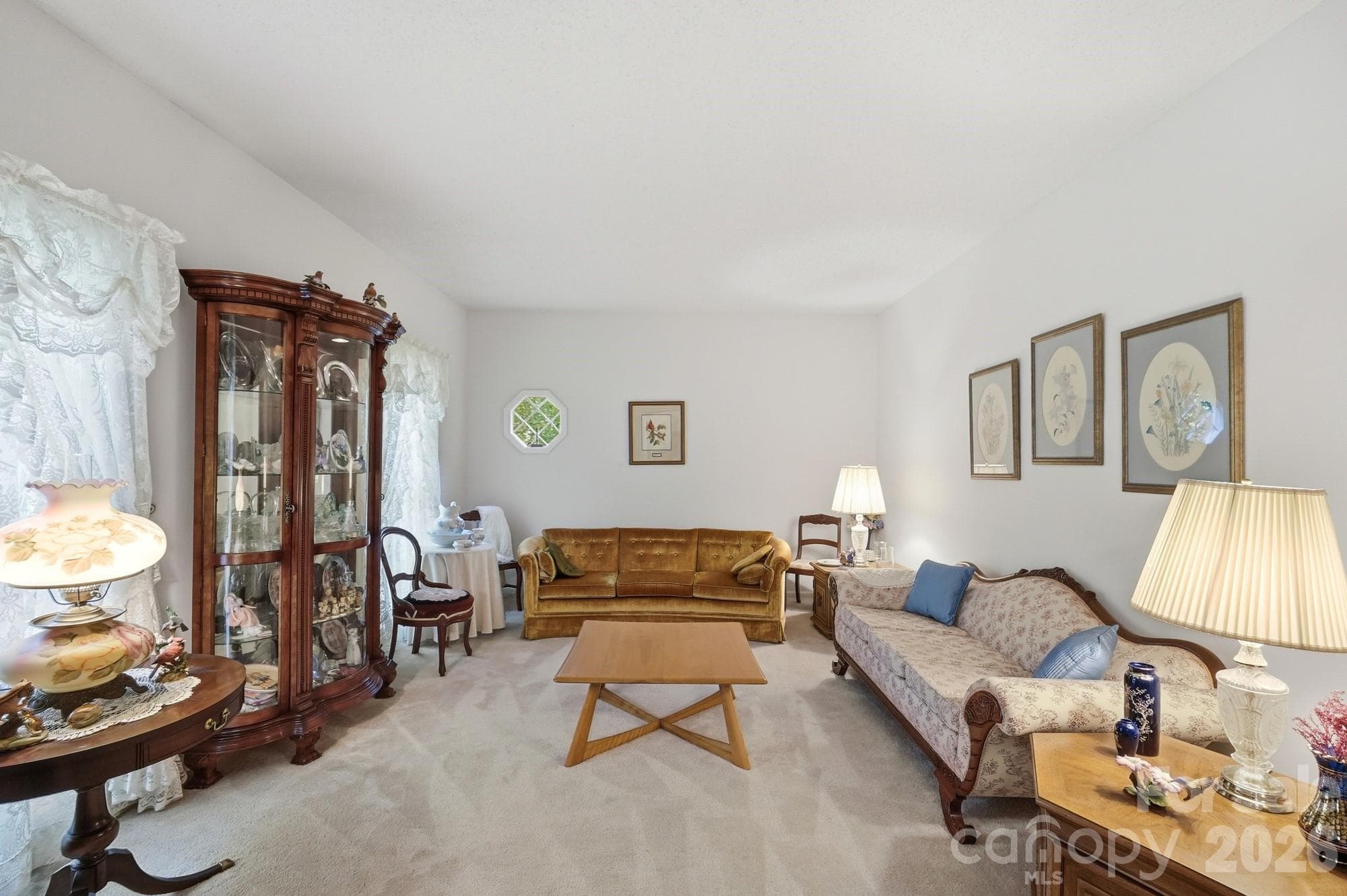 Sitting Room - 11300 NC Hwy 73 Highway E, Mount Pleasant