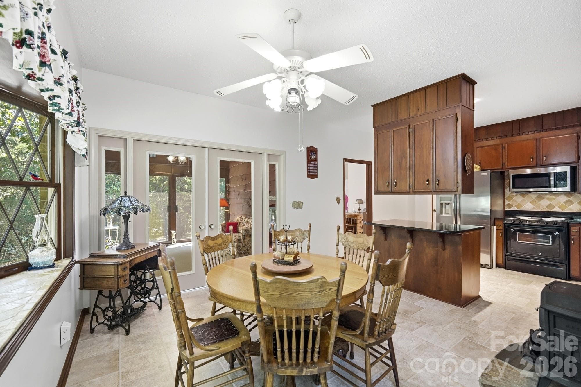 Dining Area - 11300 NC Hwy 73 Highway E, Mount Pleasant