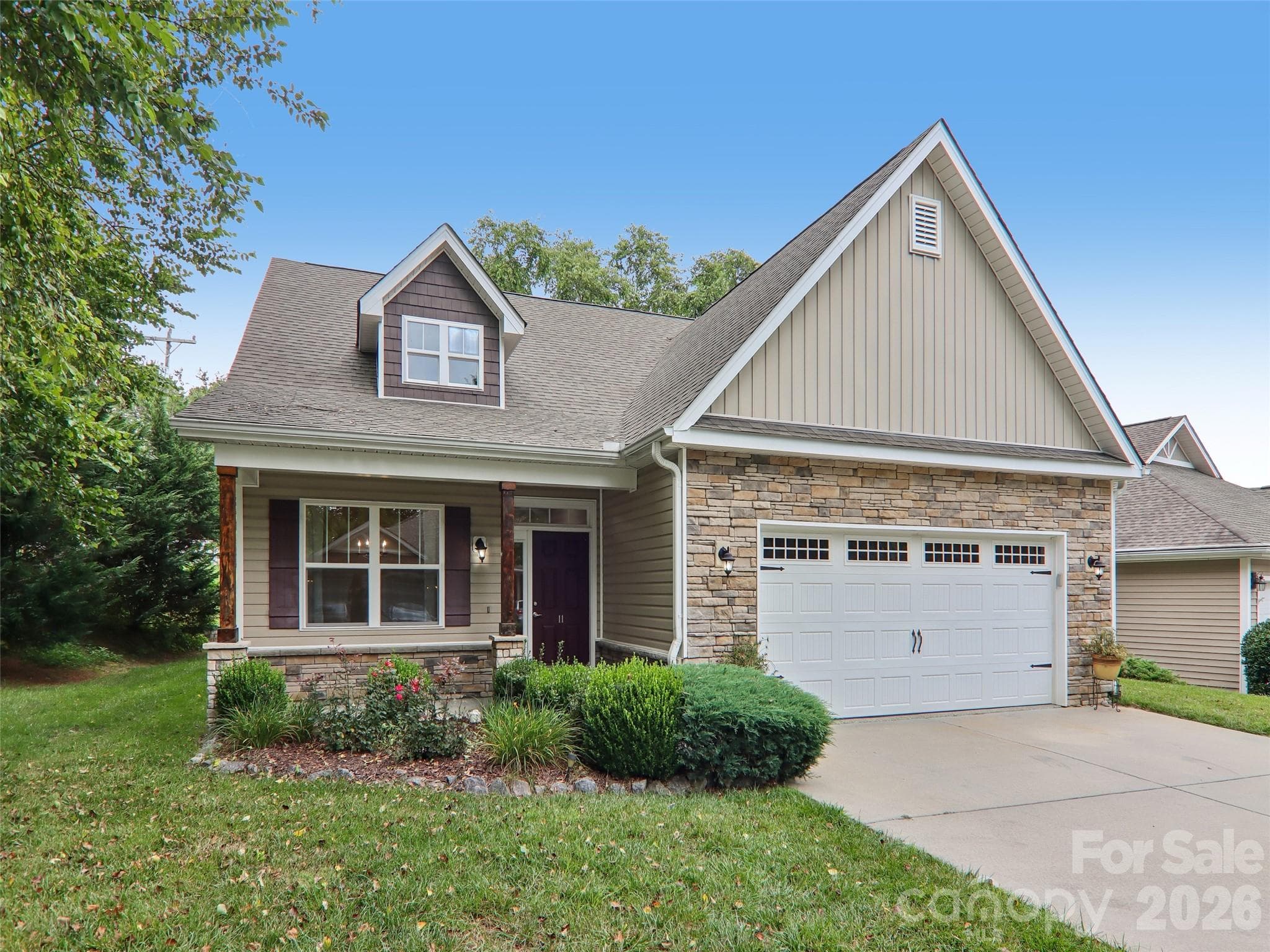 Single Family Residence at 11 Eagle Pointe Way, Flat Rock, photo 2 of 43