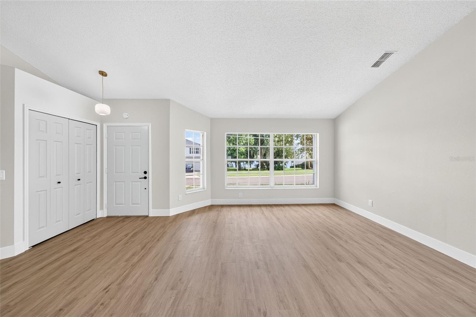 Single Family Residence at 294 LAKE DOE BLVD, APOPKA, photo 4 of 20