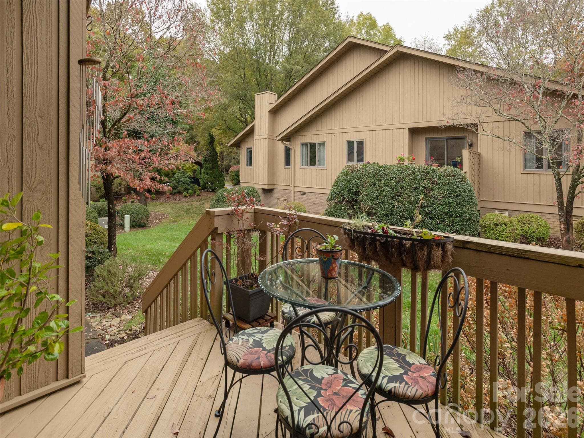 Grilling deck with alfresco dining space - 606 Red Oak Drive, Hendersonville