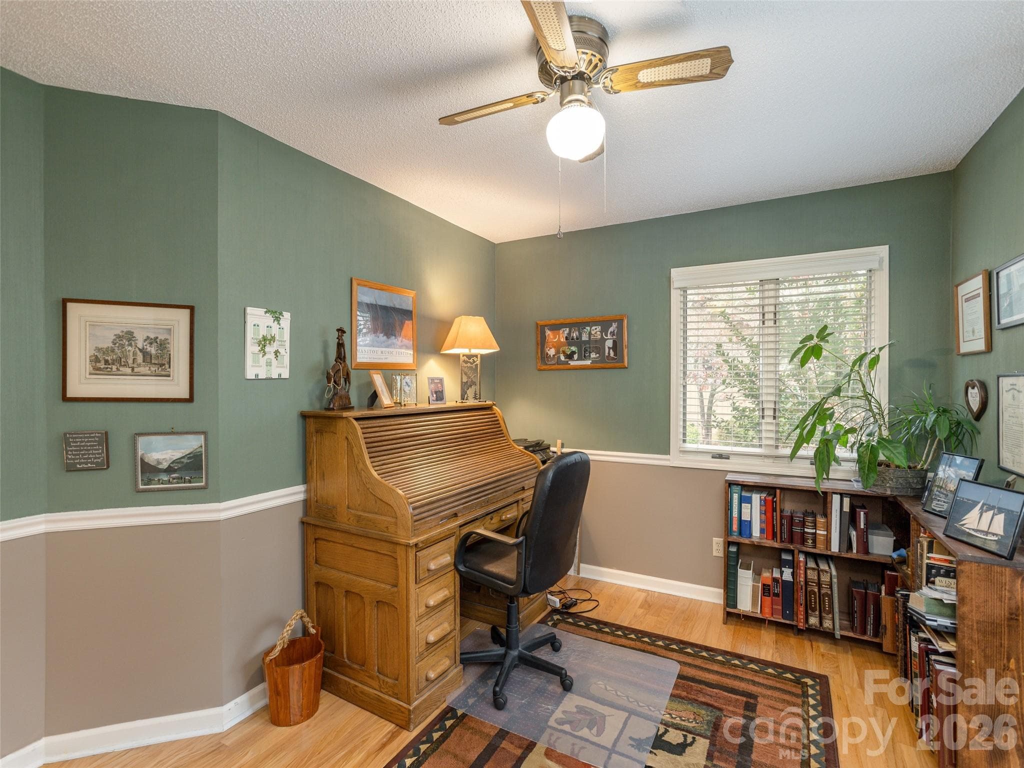 Office space or hobby room with lots of natural light - 606 Red Oak Drive, Hendersonville