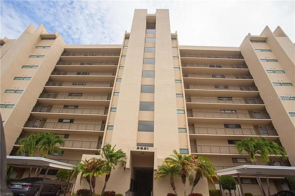 Condominium at 2621 COVE CAY DR #105, CLEARWATER, photo 2 of 12