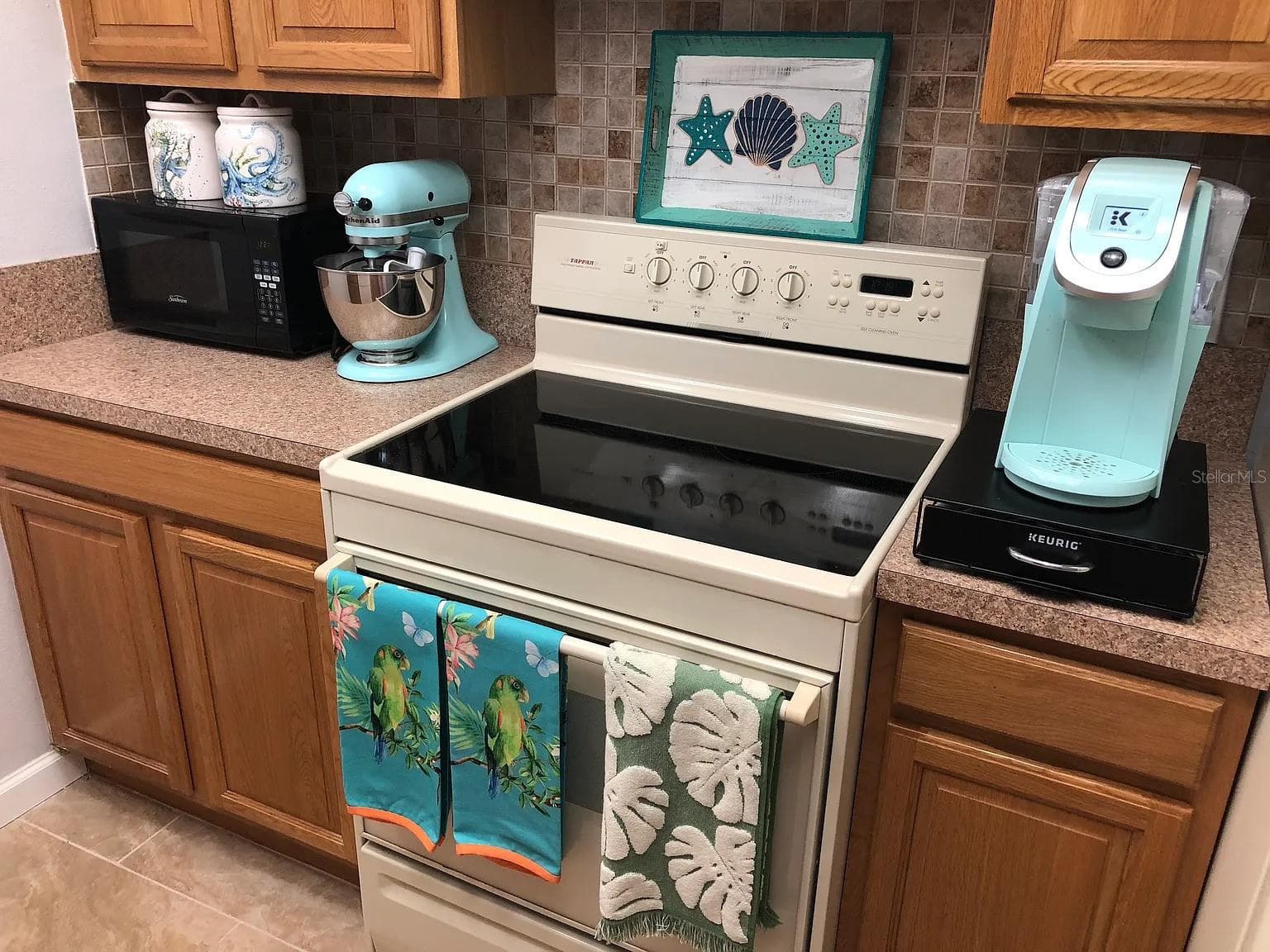 Condominium at 2621 COVE CAY DR #105, CLEARWATER, photo 3 of 12