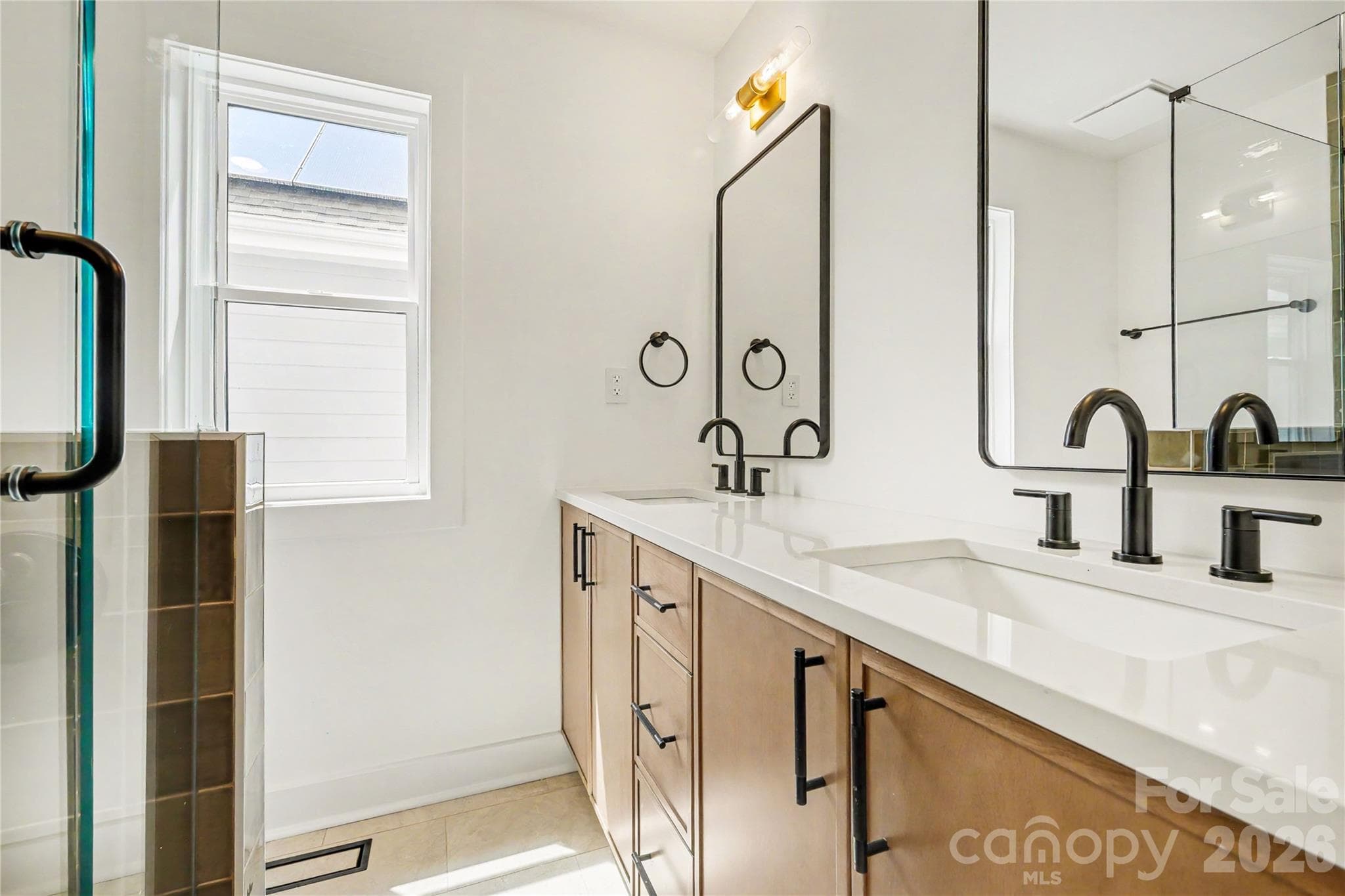 Guest bath - 3024 Walter Street, Charlotte