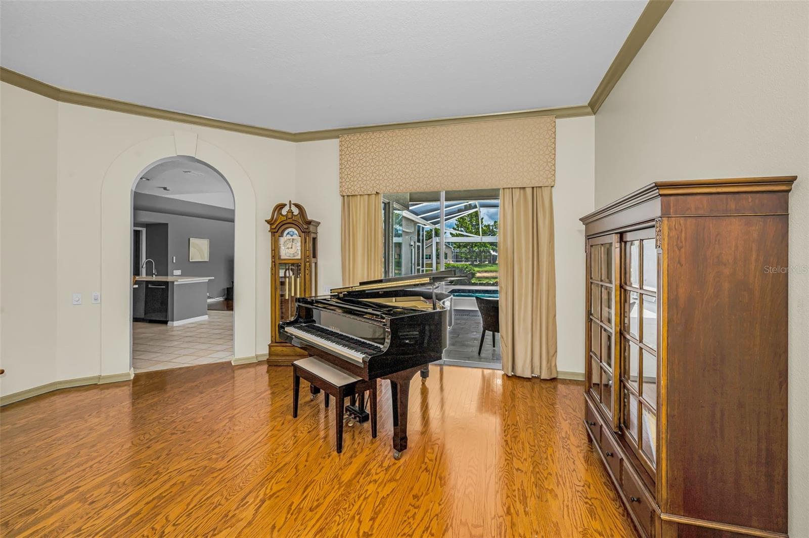 Formal Living Room - 4084 LIGUSTRUM DR, PALM HARBOR