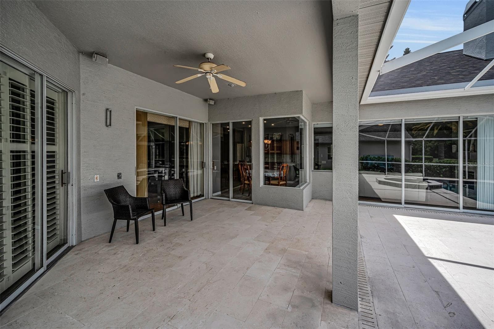 Large covered space on lanai - 4084 LIGUSTRUM DR, PALM HARBOR