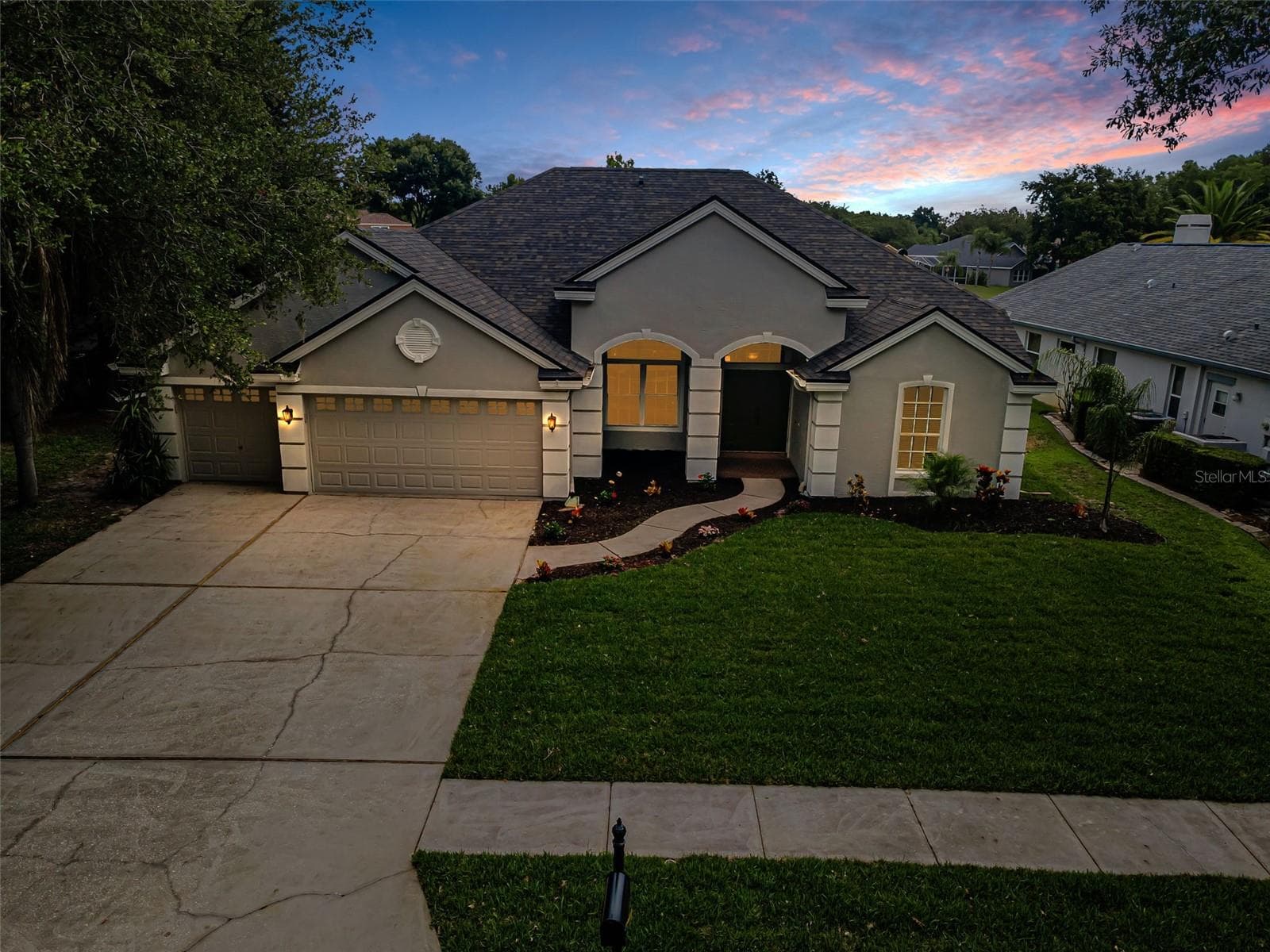 Front - 4084 LIGUSTRUM DR, PALM HARBOR