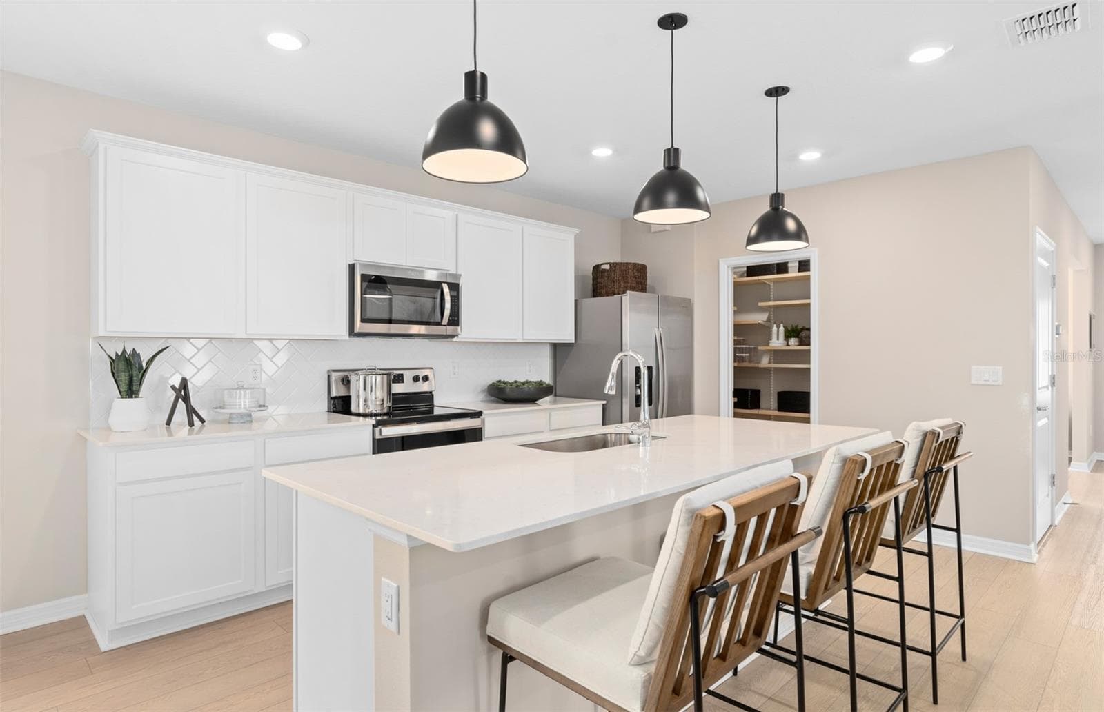 Model Home Design Only. Pictures and furnishings are for illustrative purposes only. Elevations, colors and options may vary. Furniture is for model home staging only. - 10740 LEAFY LAUREL STREET, ORLANDO