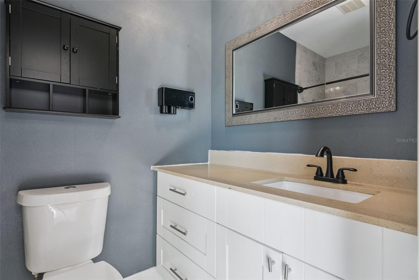 Primary Bathroom with Shower/Tub Combo - 214 MAJORS LN #C, KISSIMMEE