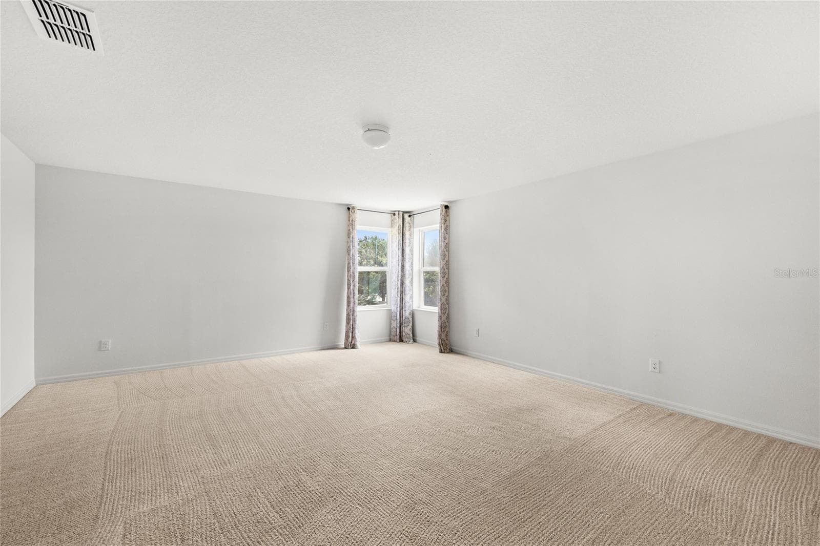 Single Family Residence at 12135 CARSON DR, ORLANDO, photo 11 of 26