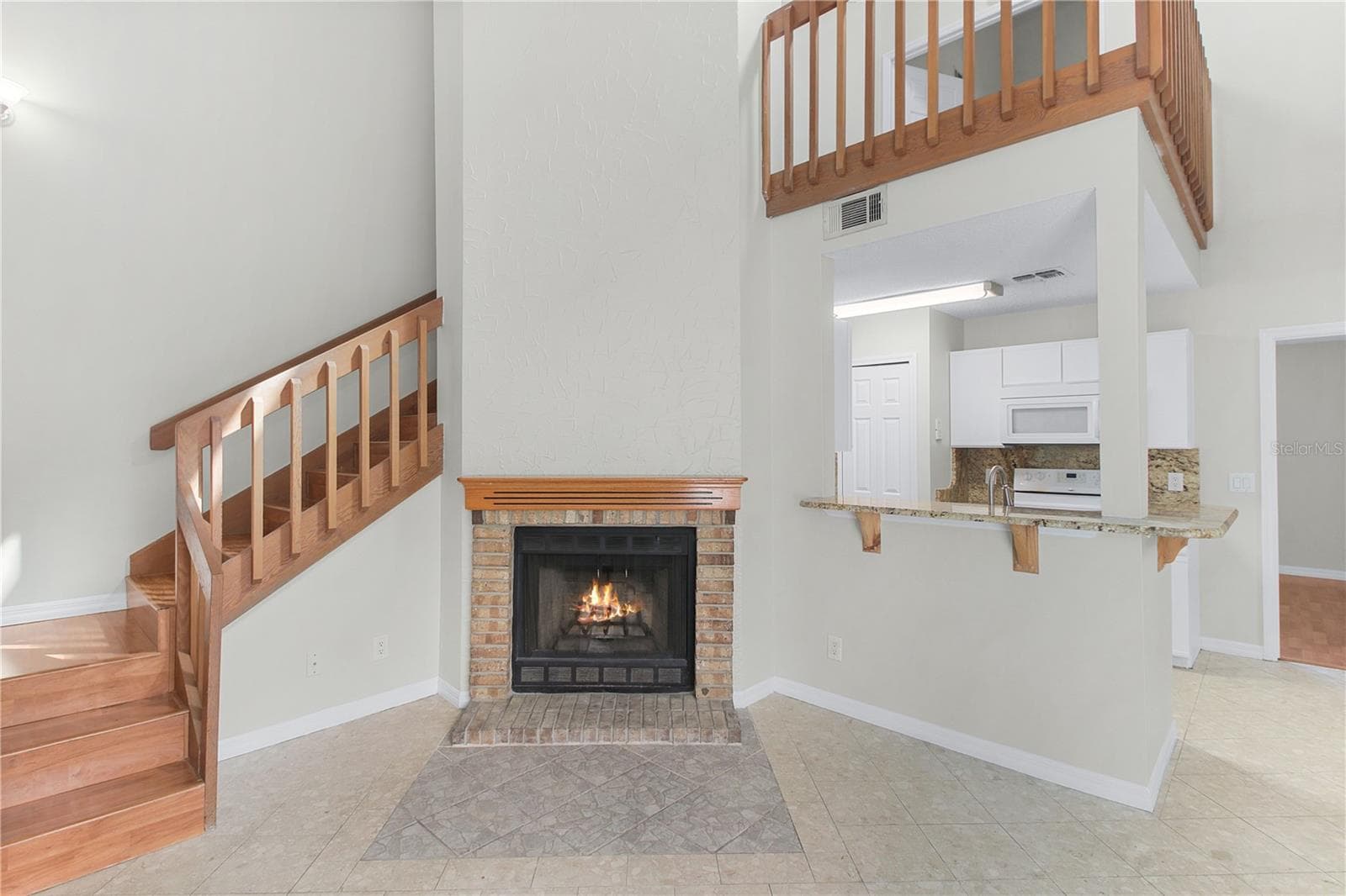 Wood burning fireplace - 605 YOUNGSTOWN PKWY #30, ALTAMONTE SPRINGS